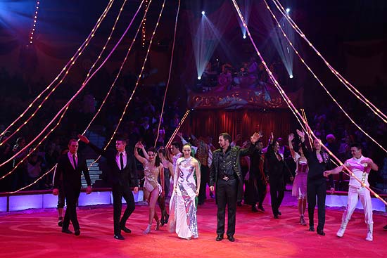 Finale bei der Premiere des 2. Winterprogrammes 2018 des Circus Krone  (©Foto:Martin Schmitz)